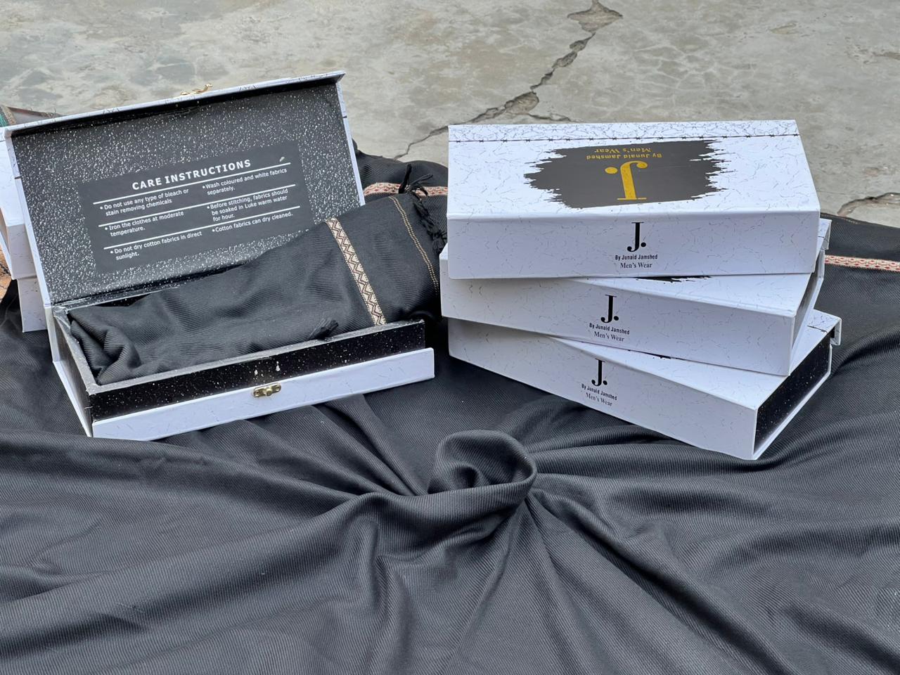 Junaid Jamshed Inspired Premium Wool Gents Black Shawl